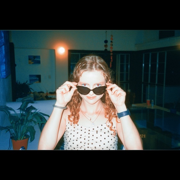 Meet your Posher, Hannah - Picture 2 of 7